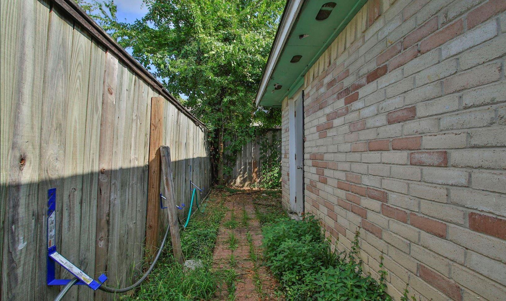 3111 Oak Rock Circle