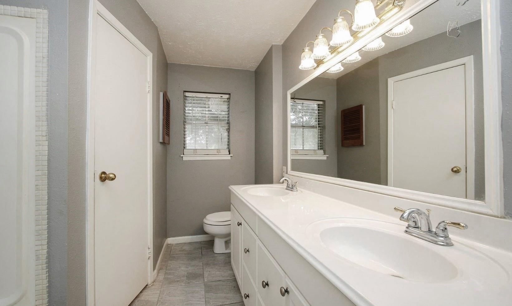 3111 Oak Rock Circle