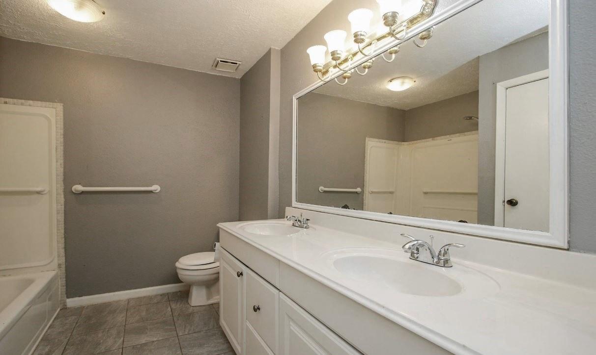 3111 Oak Rock Circle