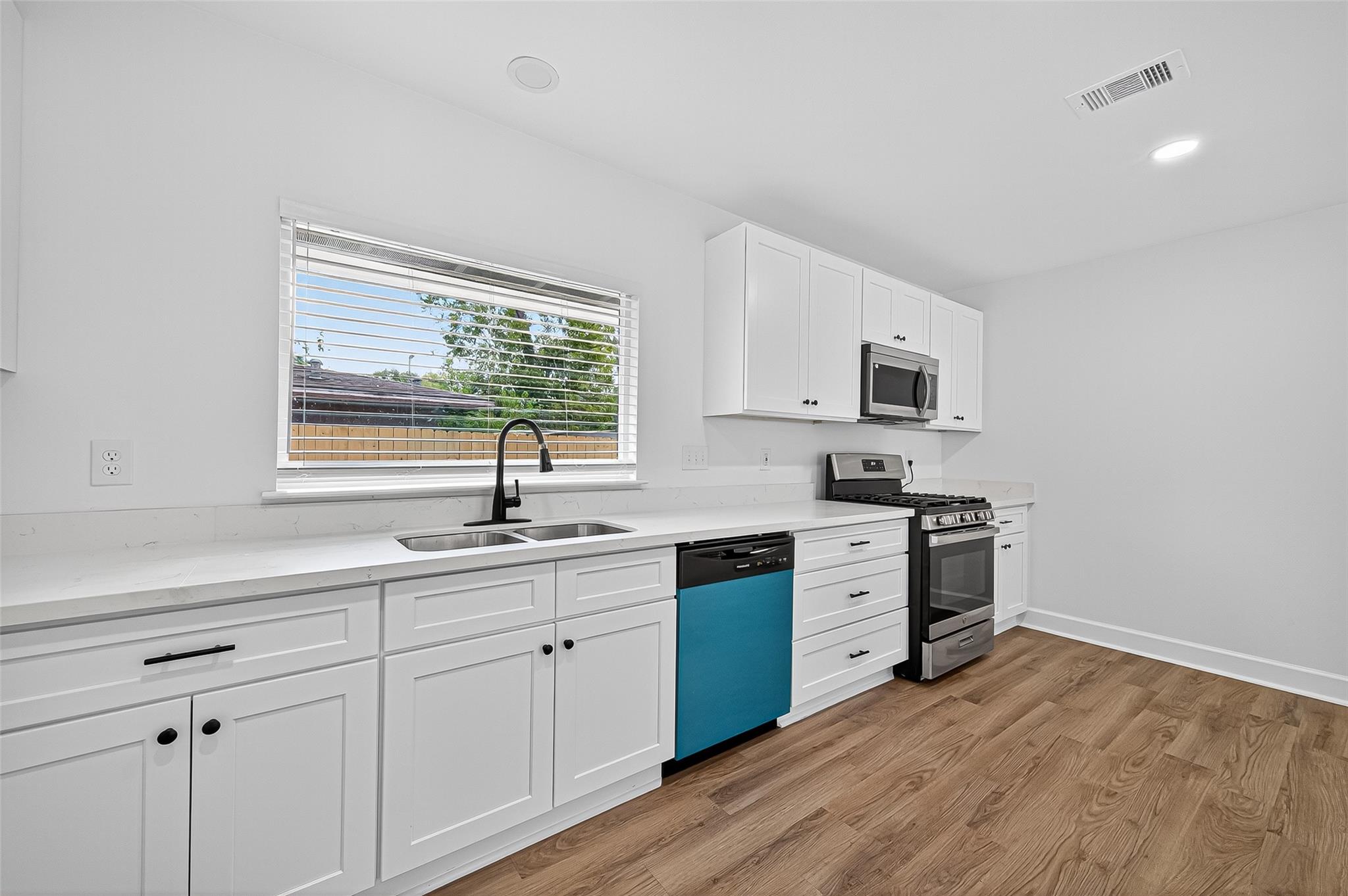 1609 N Pacific Street