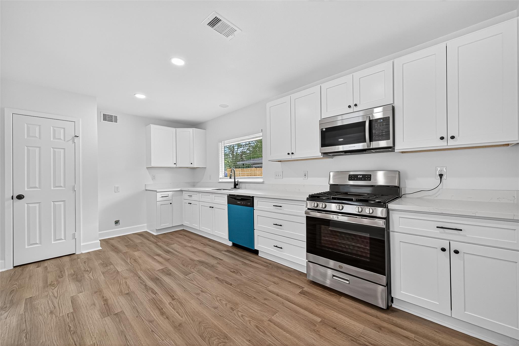 1609 N Pacific Street