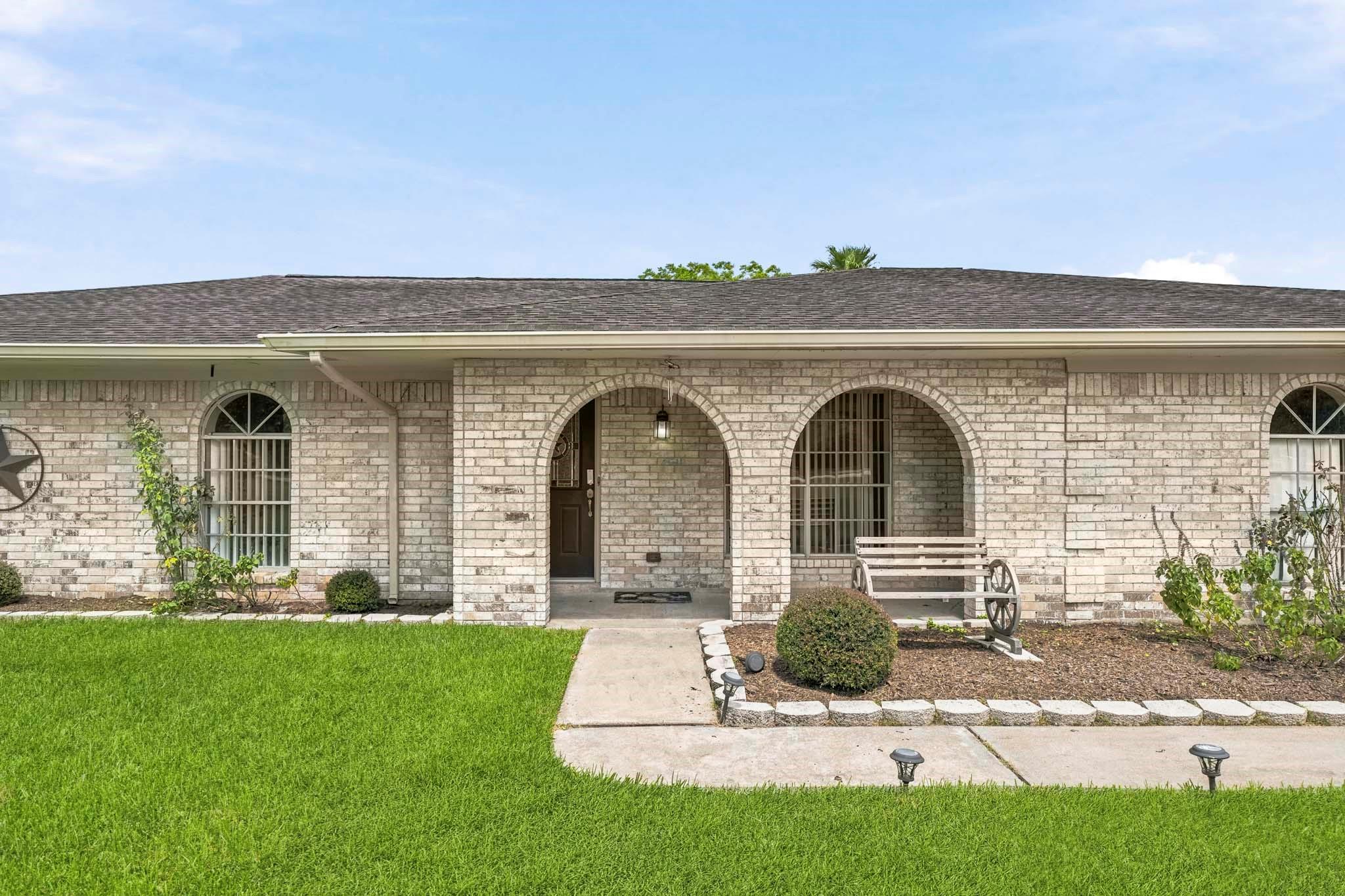 302 Country Road 893