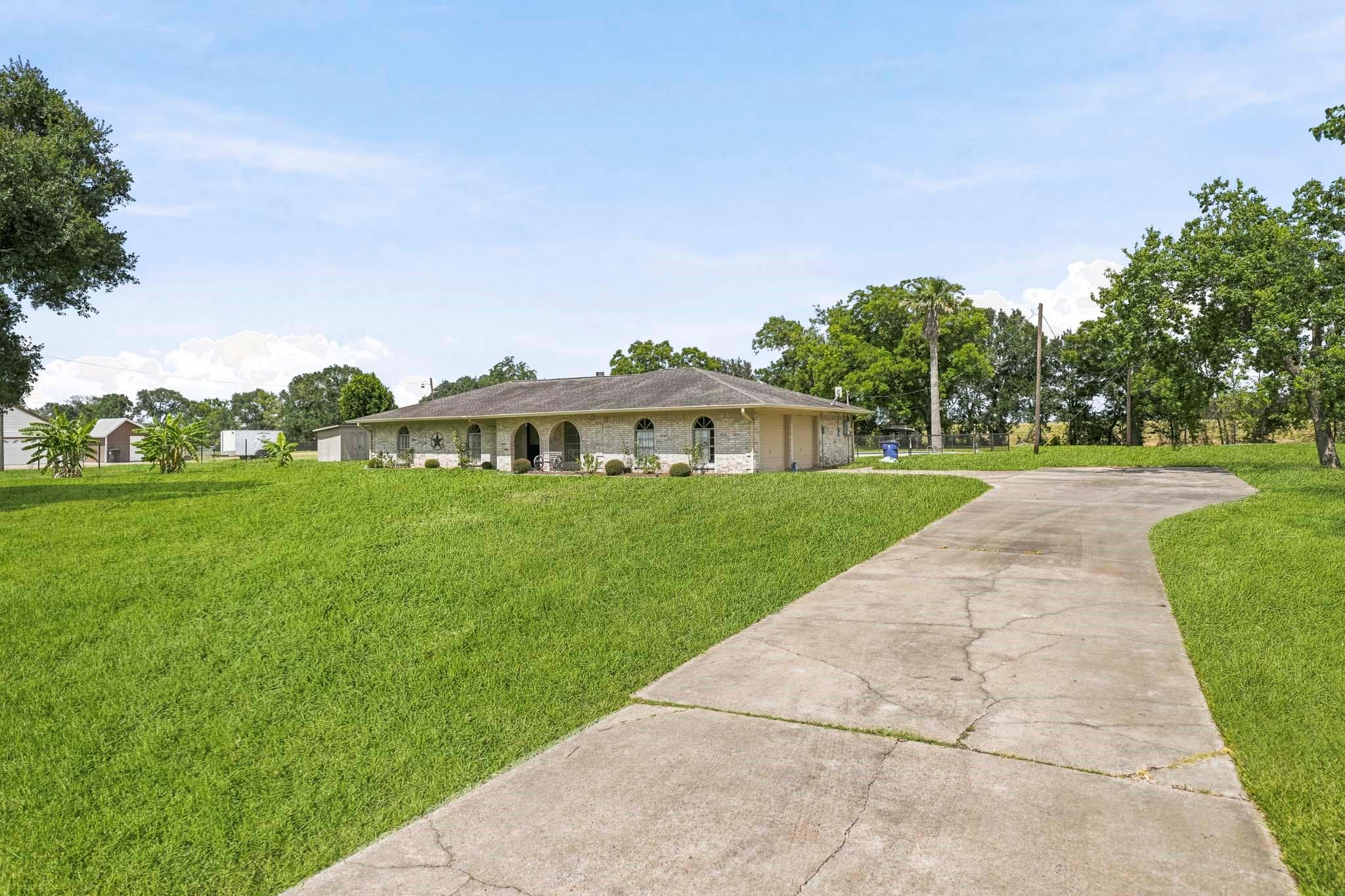 302 Country Road 893