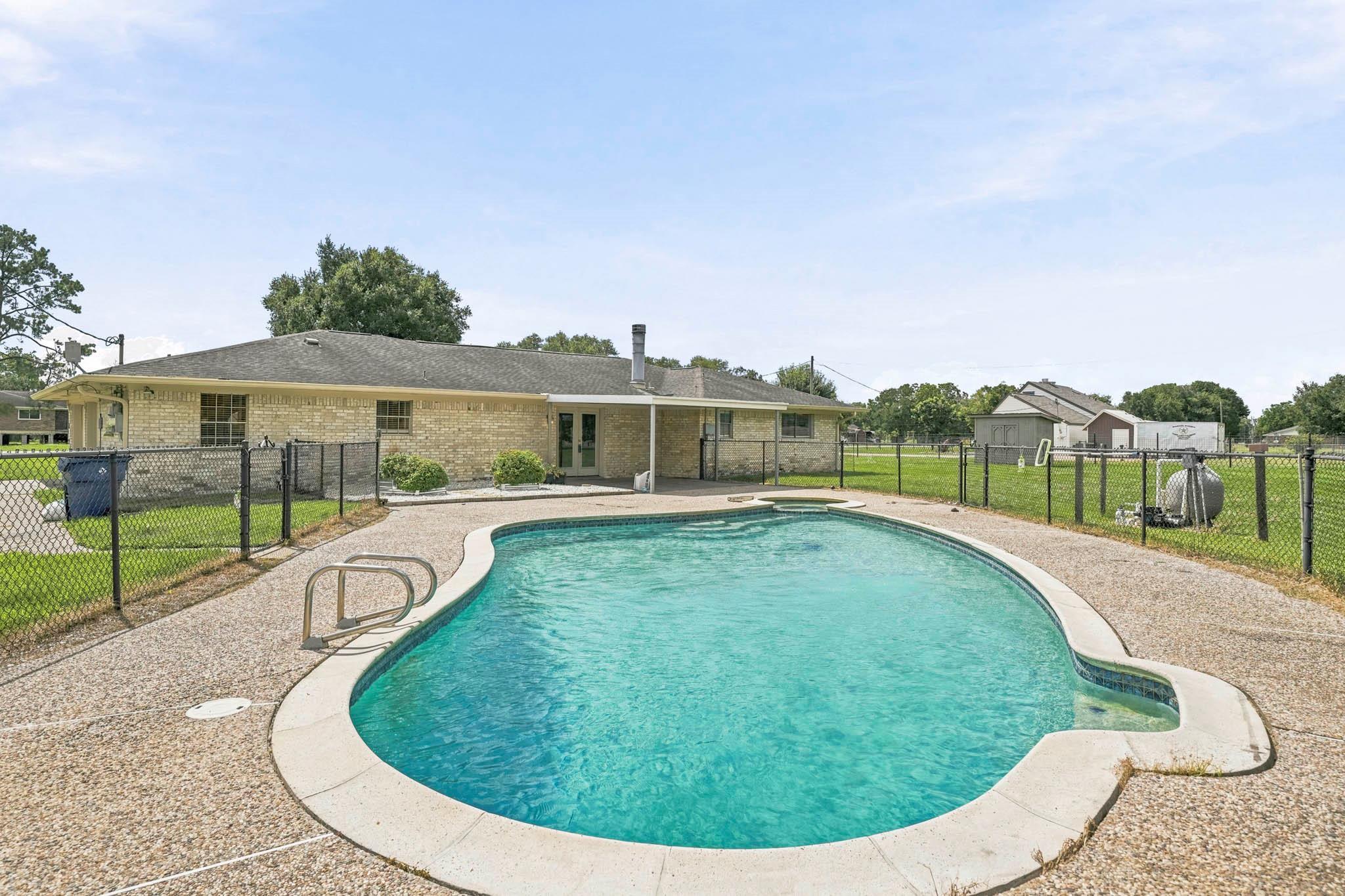 302 Country Road 893