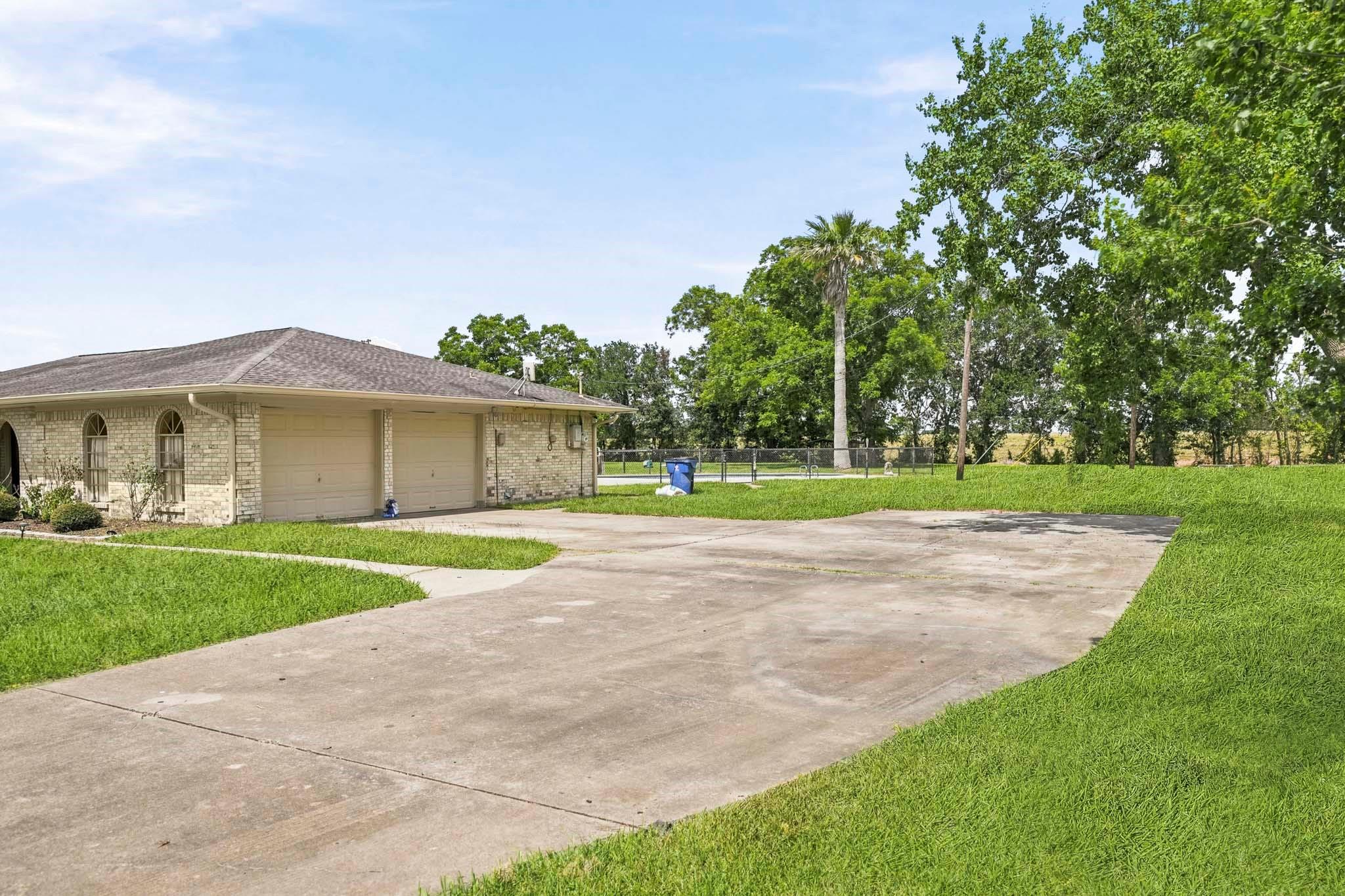 302 Country Road 893