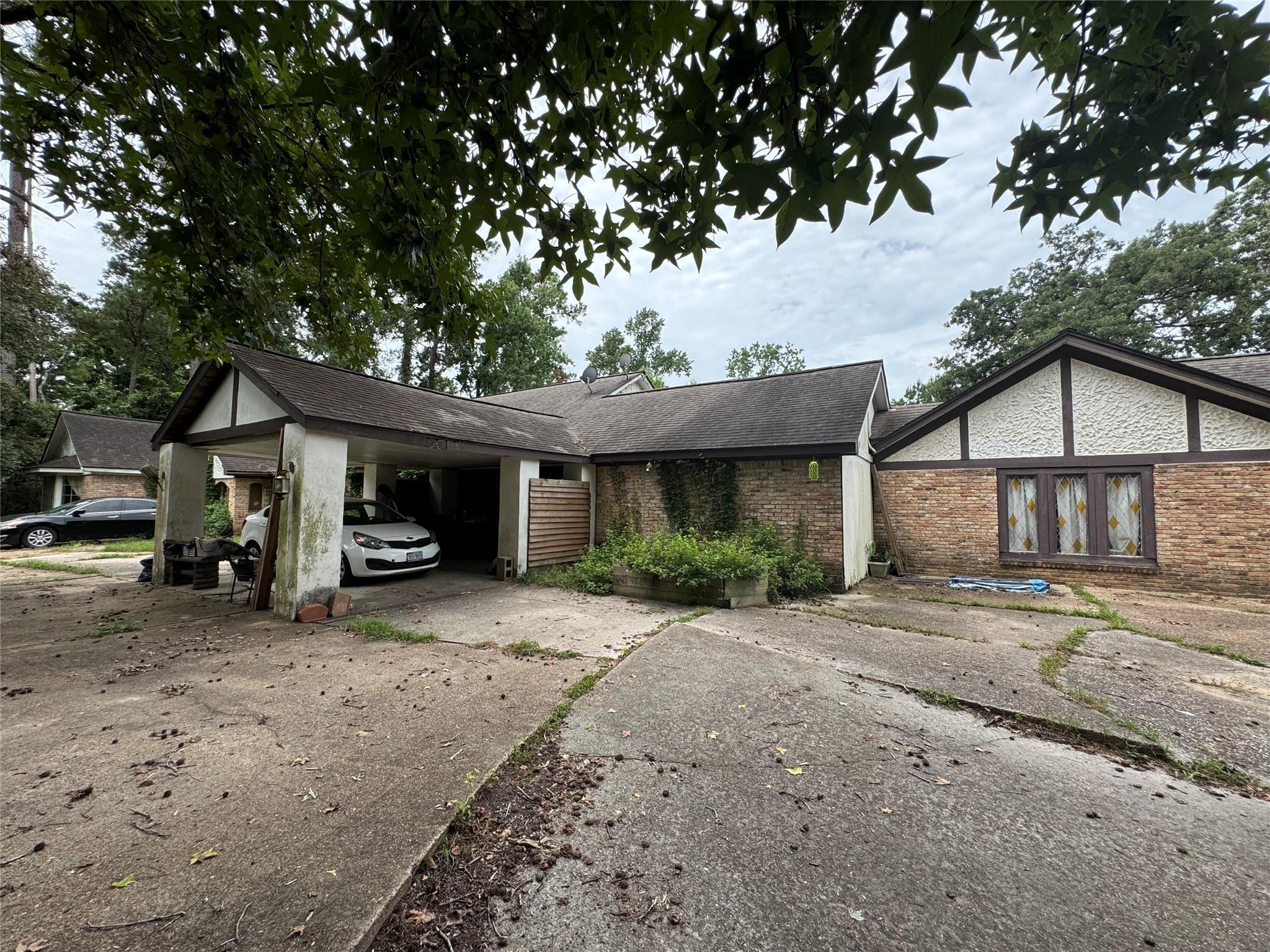 33635 W Decker Dr