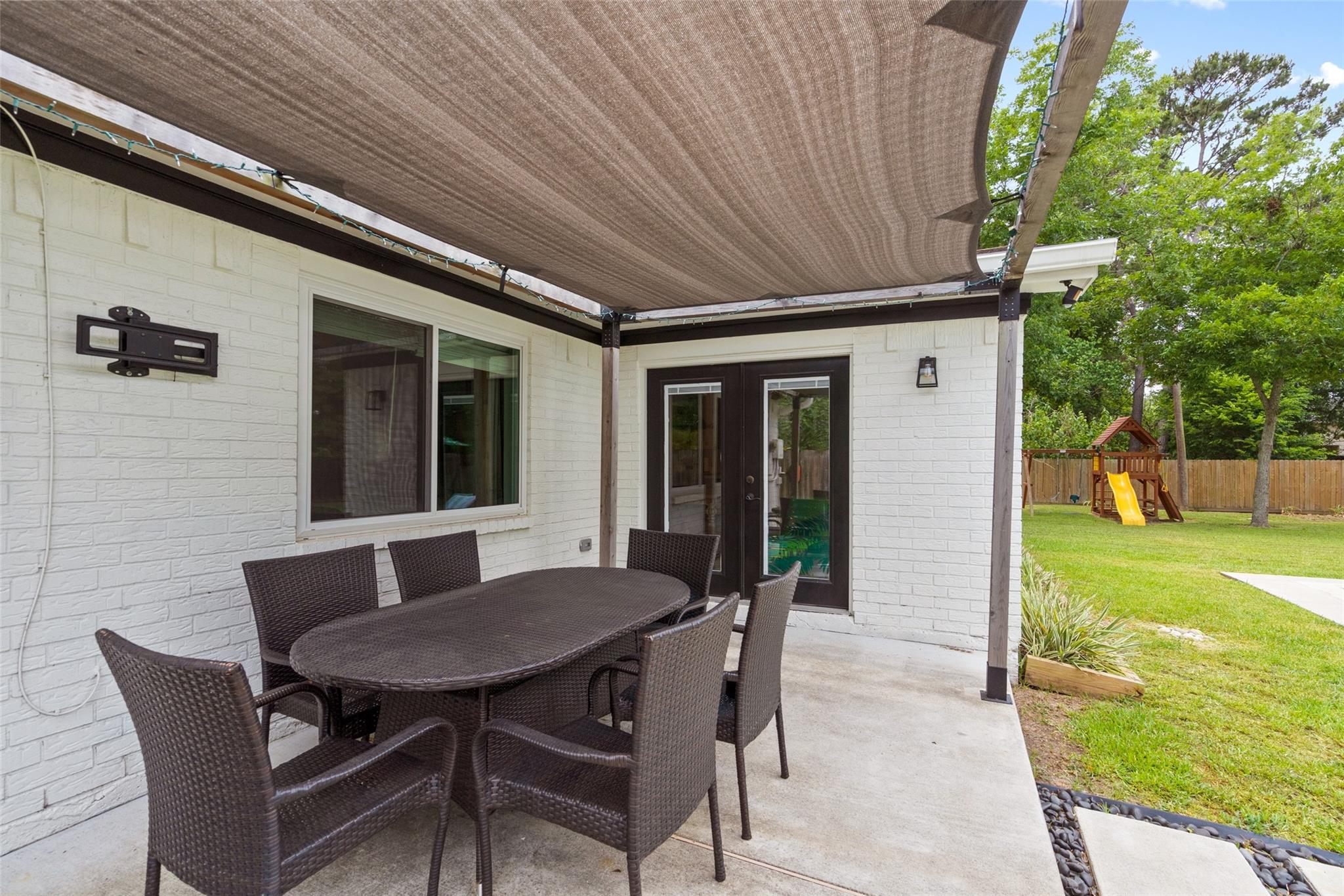 6811 Heron Drive