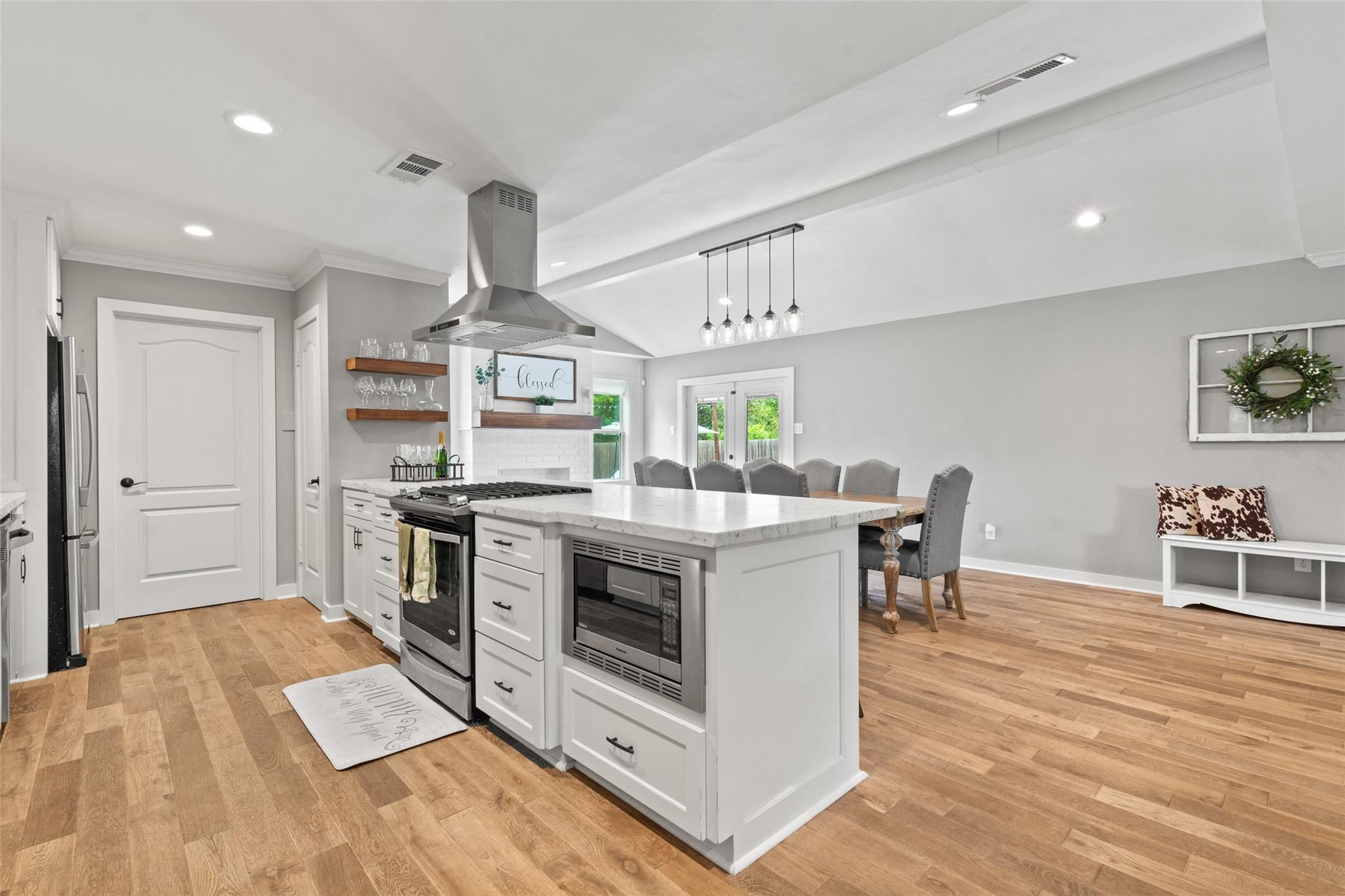 6811 Heron Drive