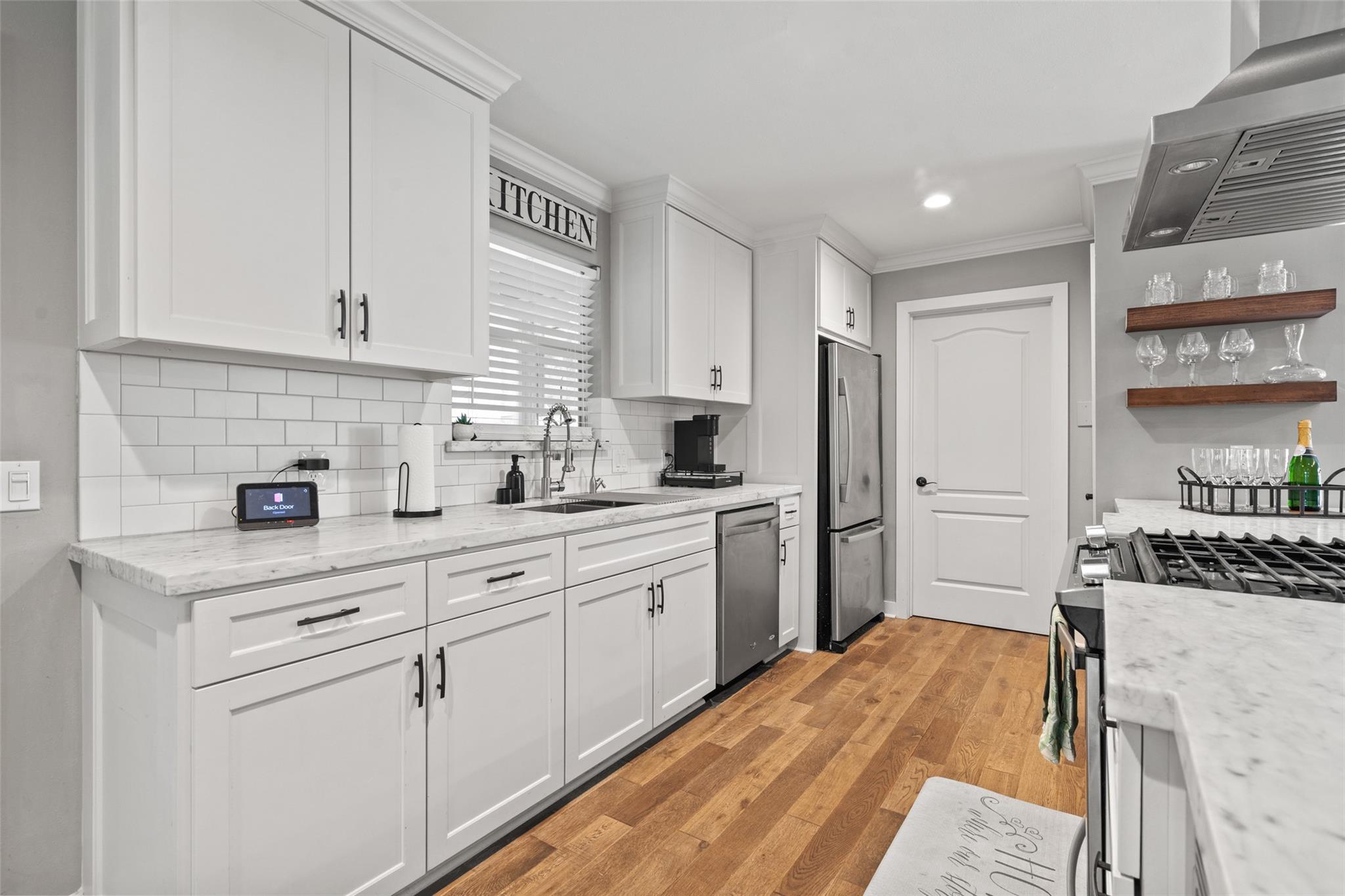 6811 Heron Drive