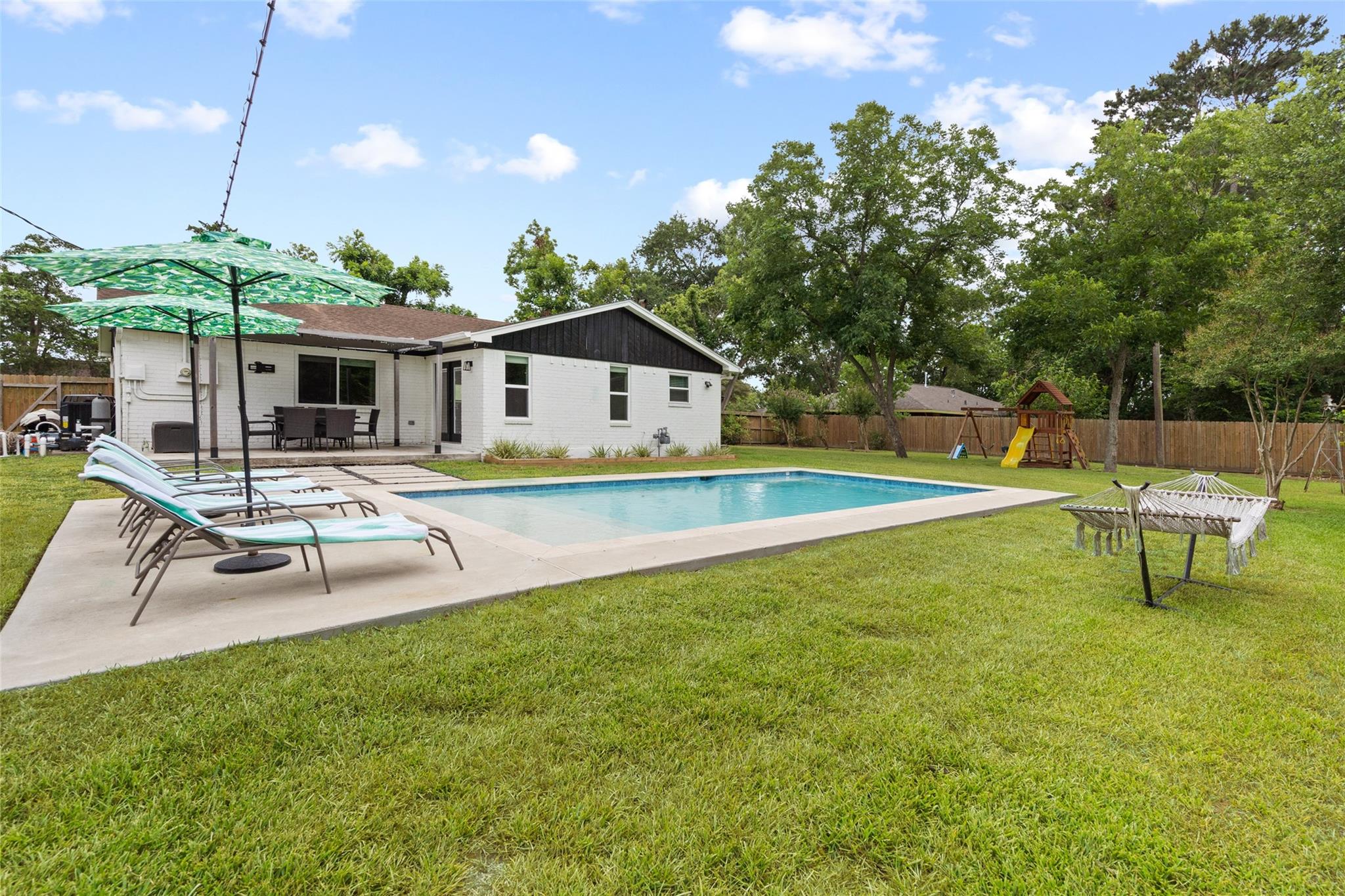 6811 Heron Drive