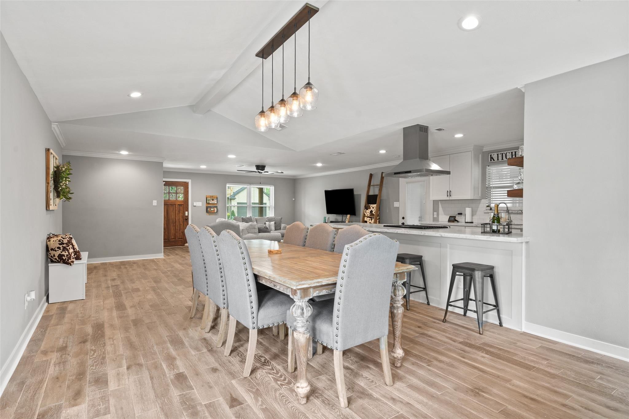 6811 Heron Drive
