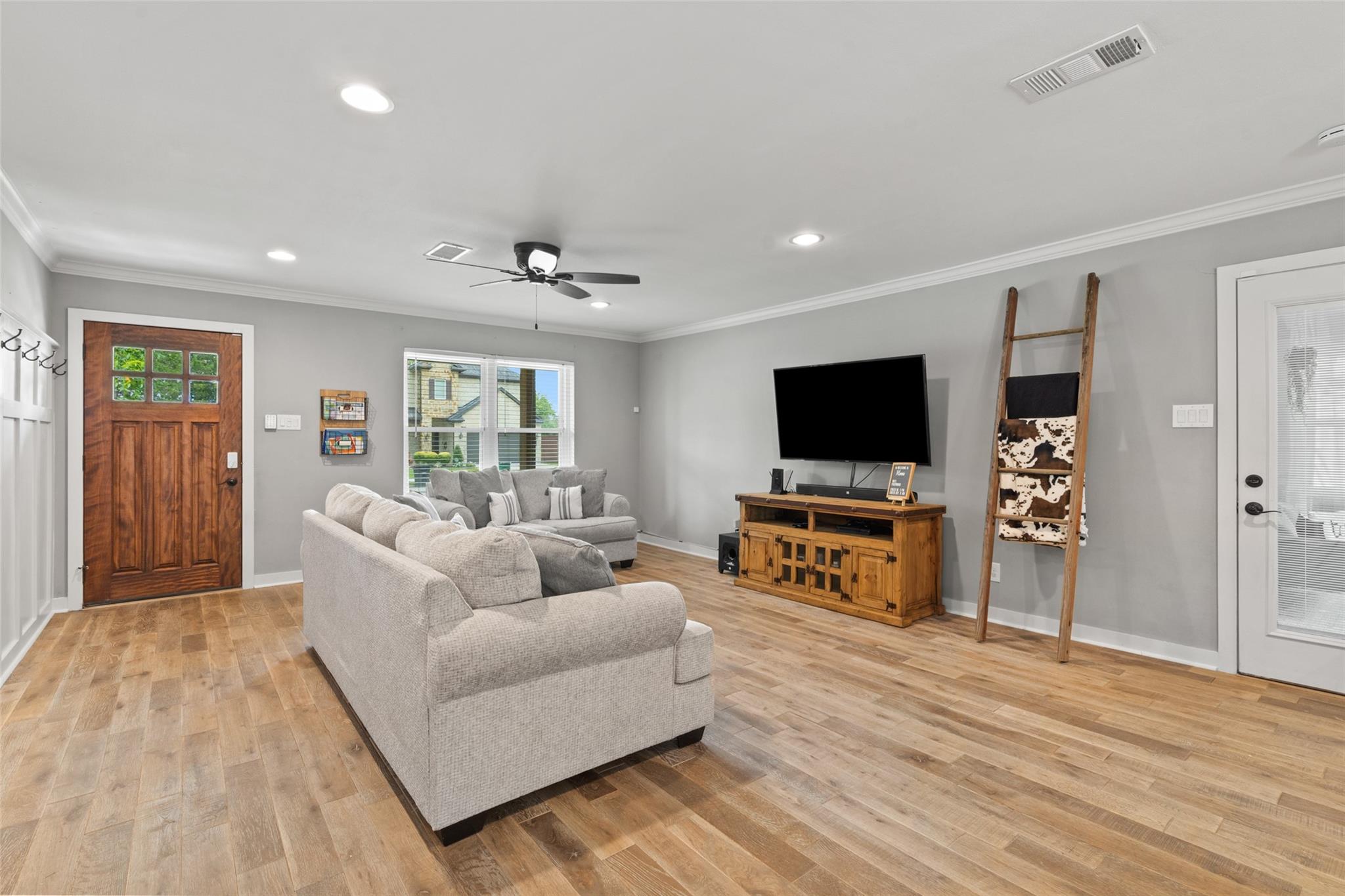 6811 Heron Drive
