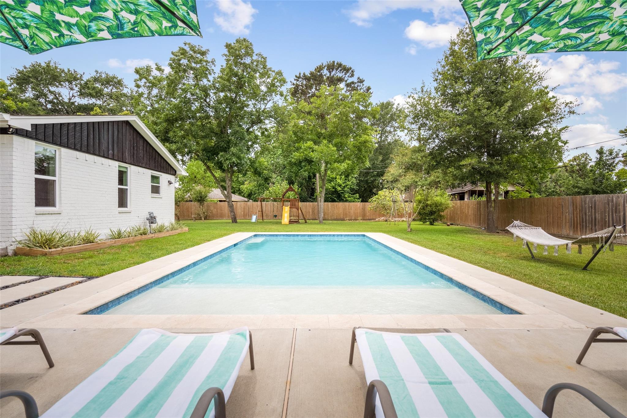 6811 Heron Drive