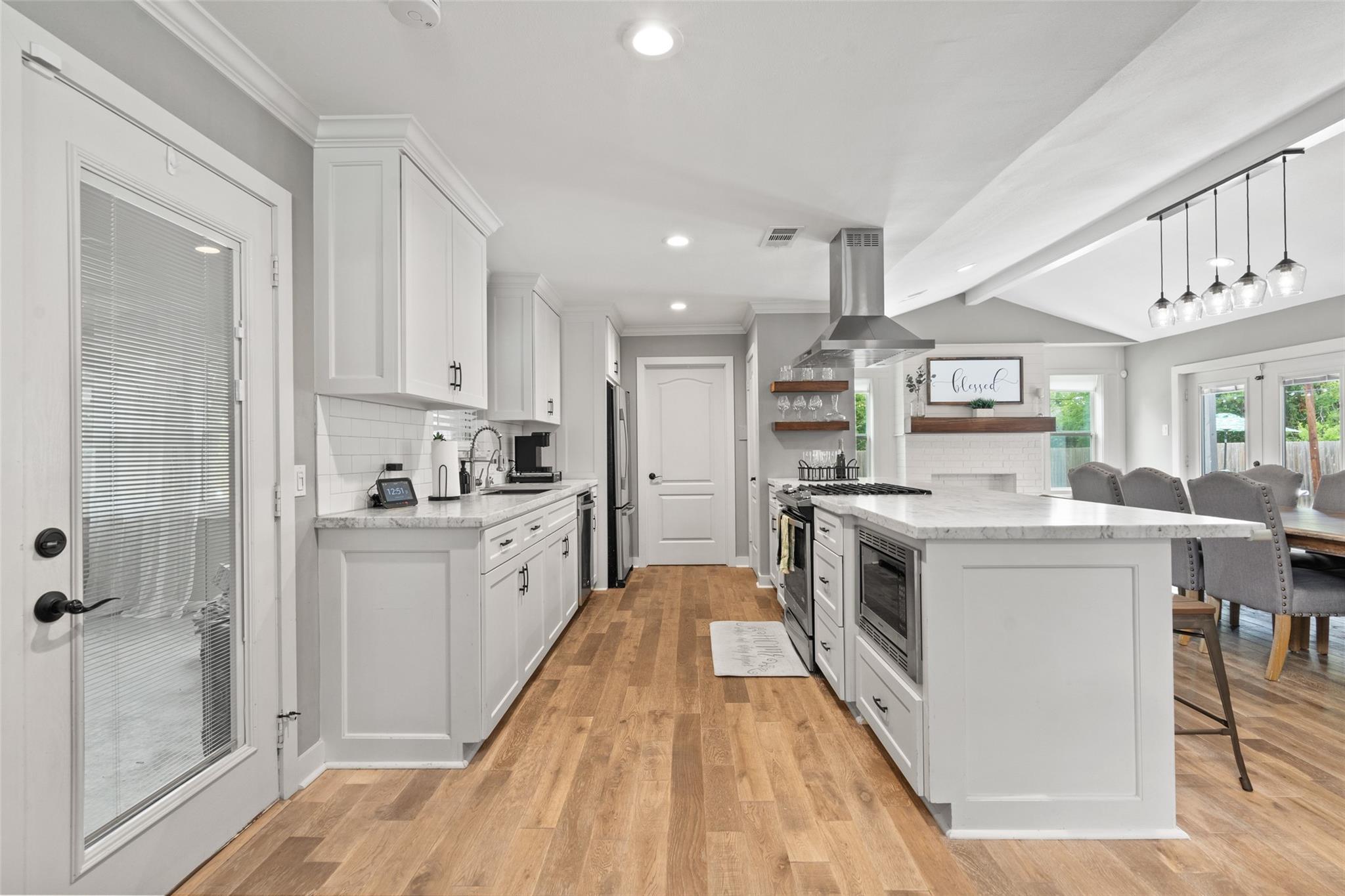 6811 Heron Drive