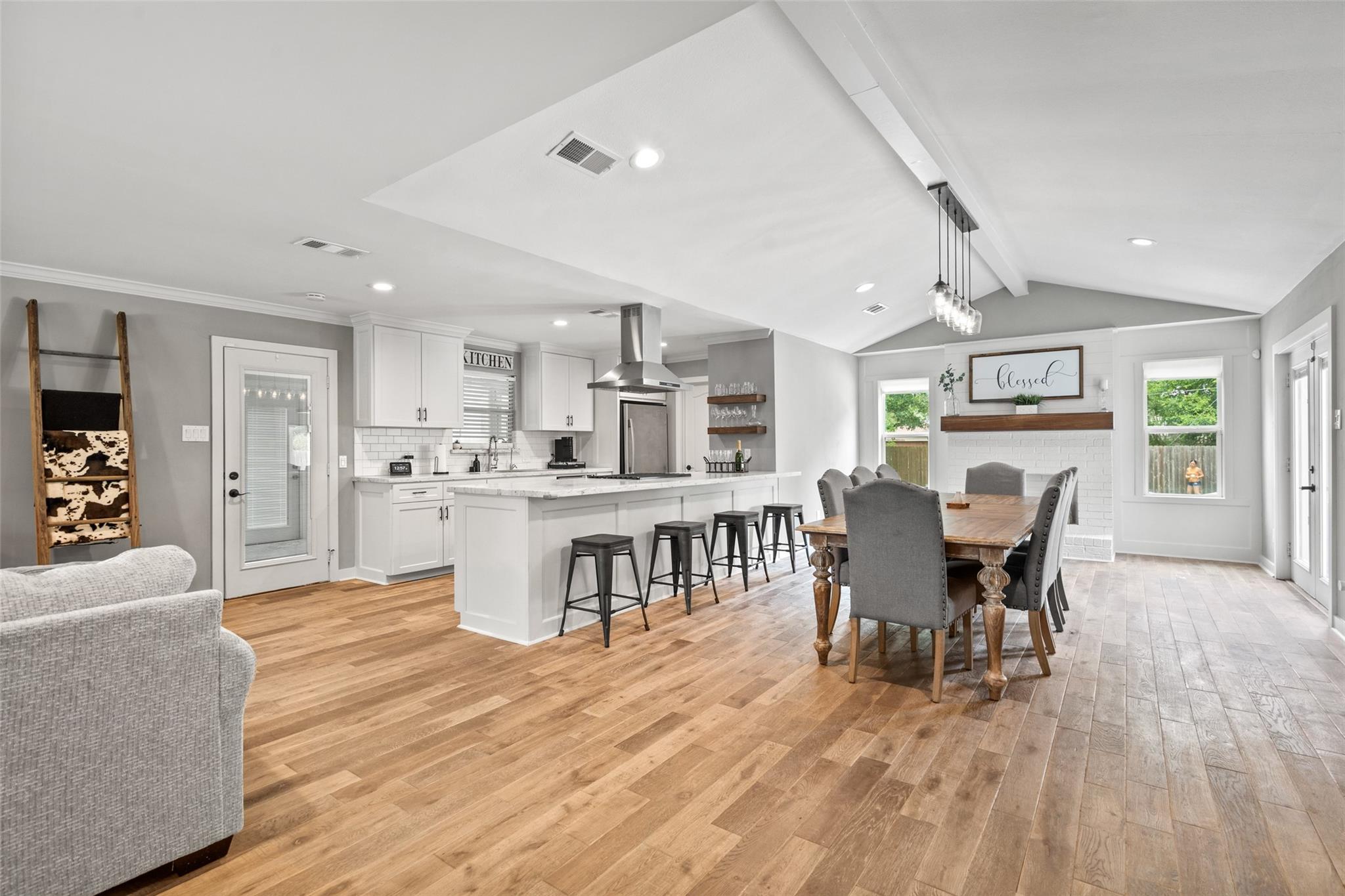 6811 Heron Drive