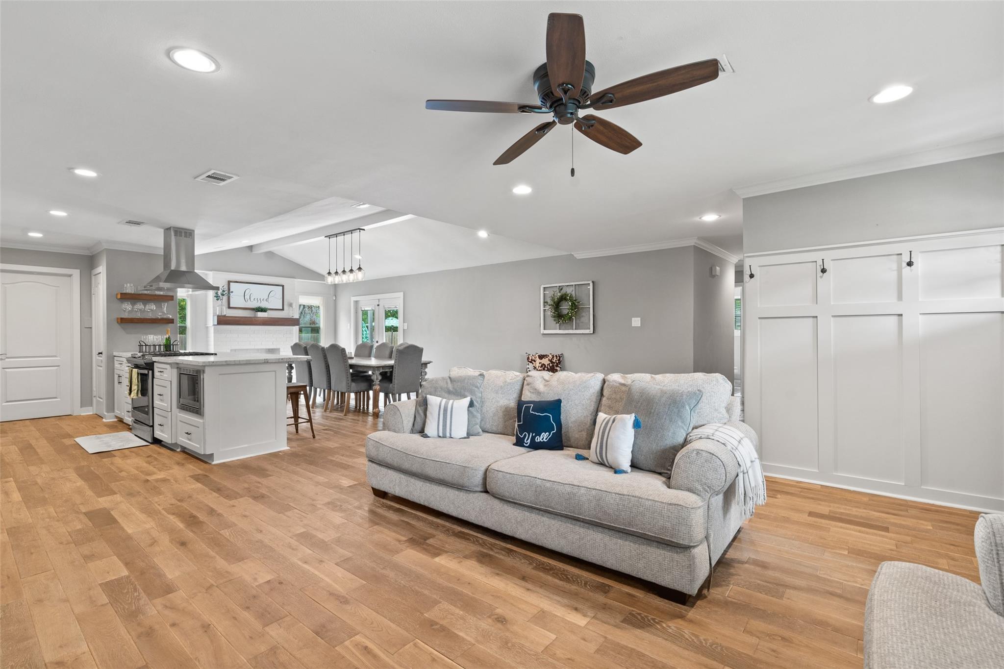 6811 Heron Drive