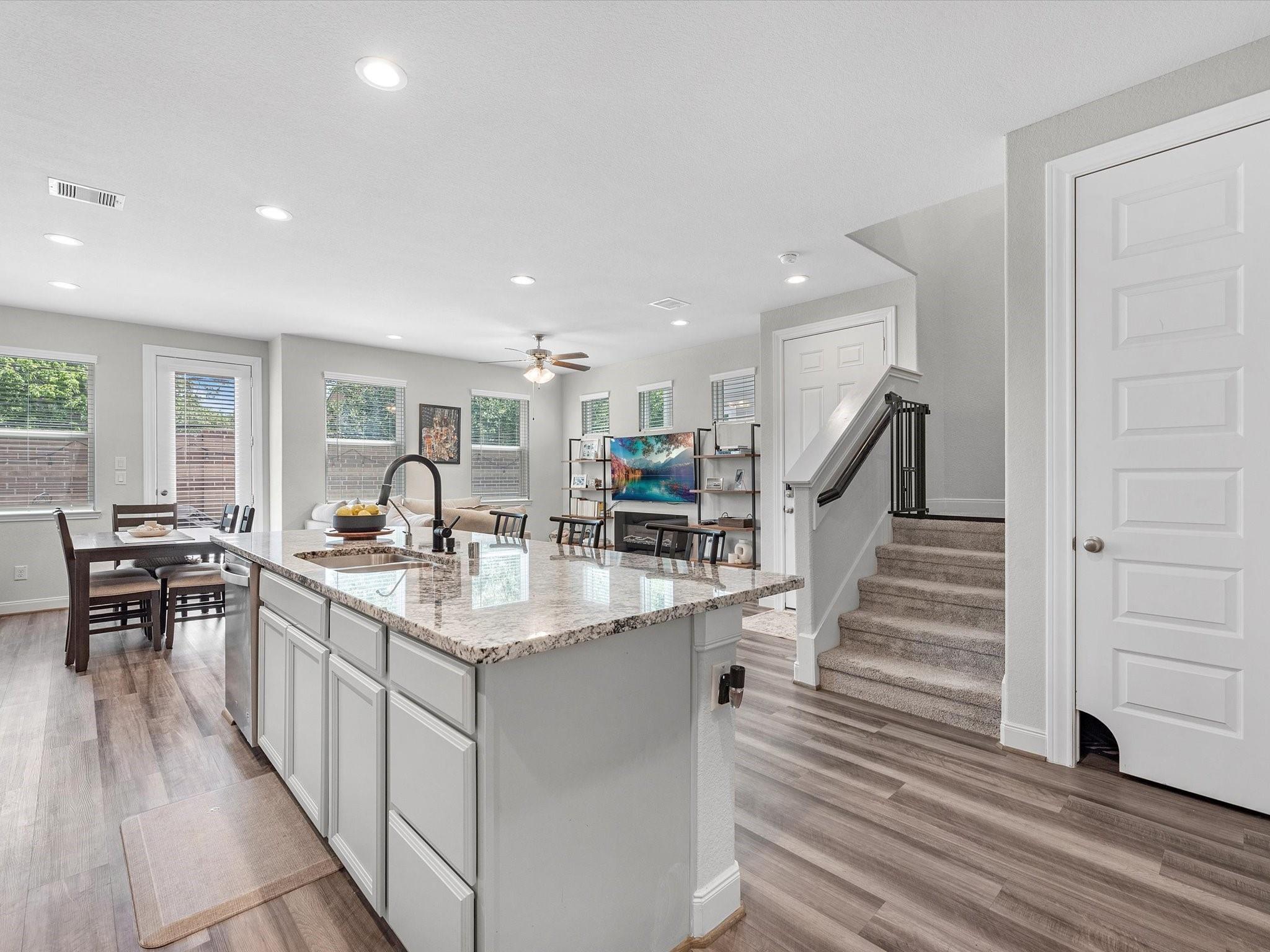 3112 Flower Market Lane