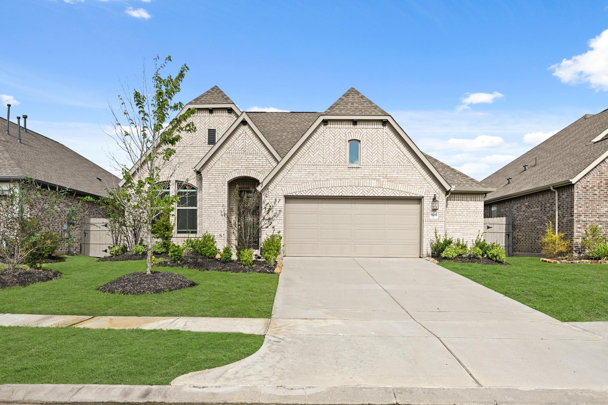 15019 Mulberry Hallow Street