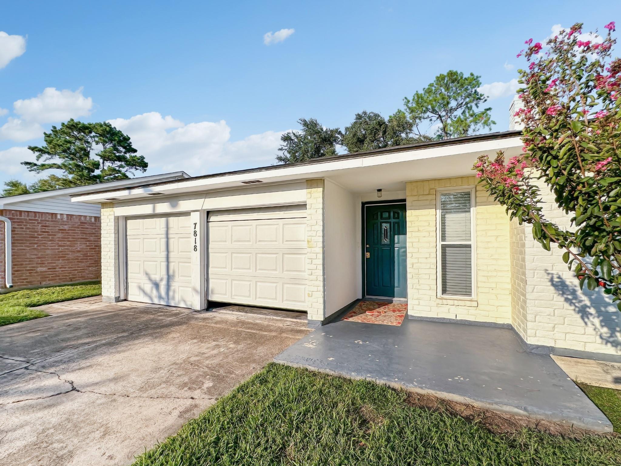 7818 Smokey Wood Lane