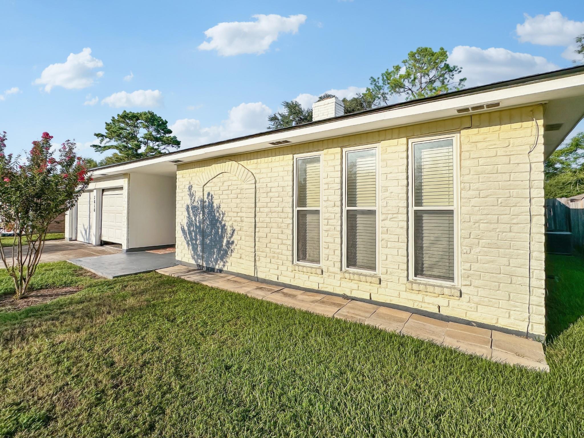 7818 Smokey Wood Lane