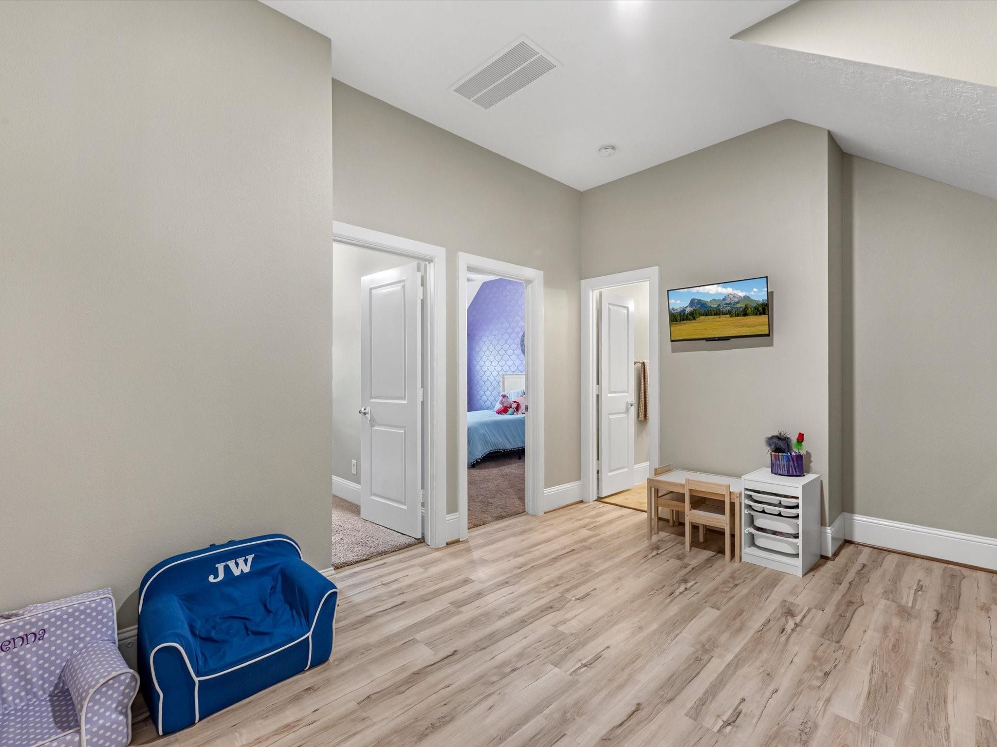 27209 Adrian Hills Lane