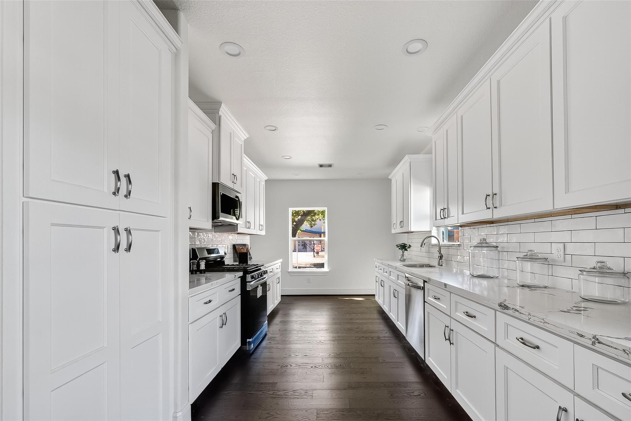 1435 Overhill Street