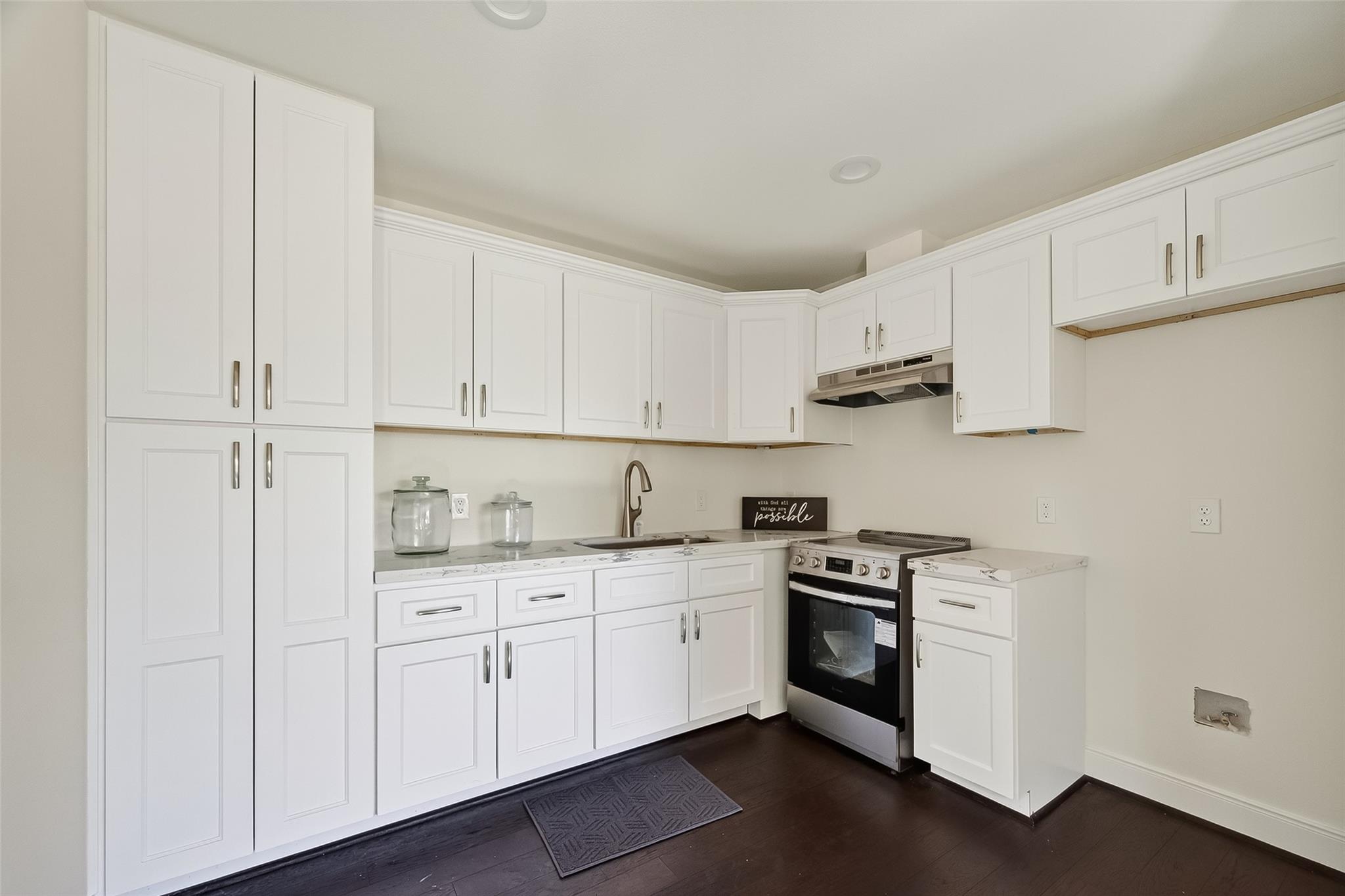 1435 Overhill Street