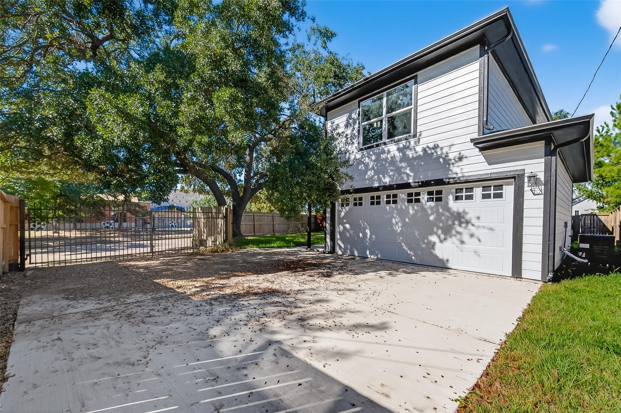 1435 Overhill Street