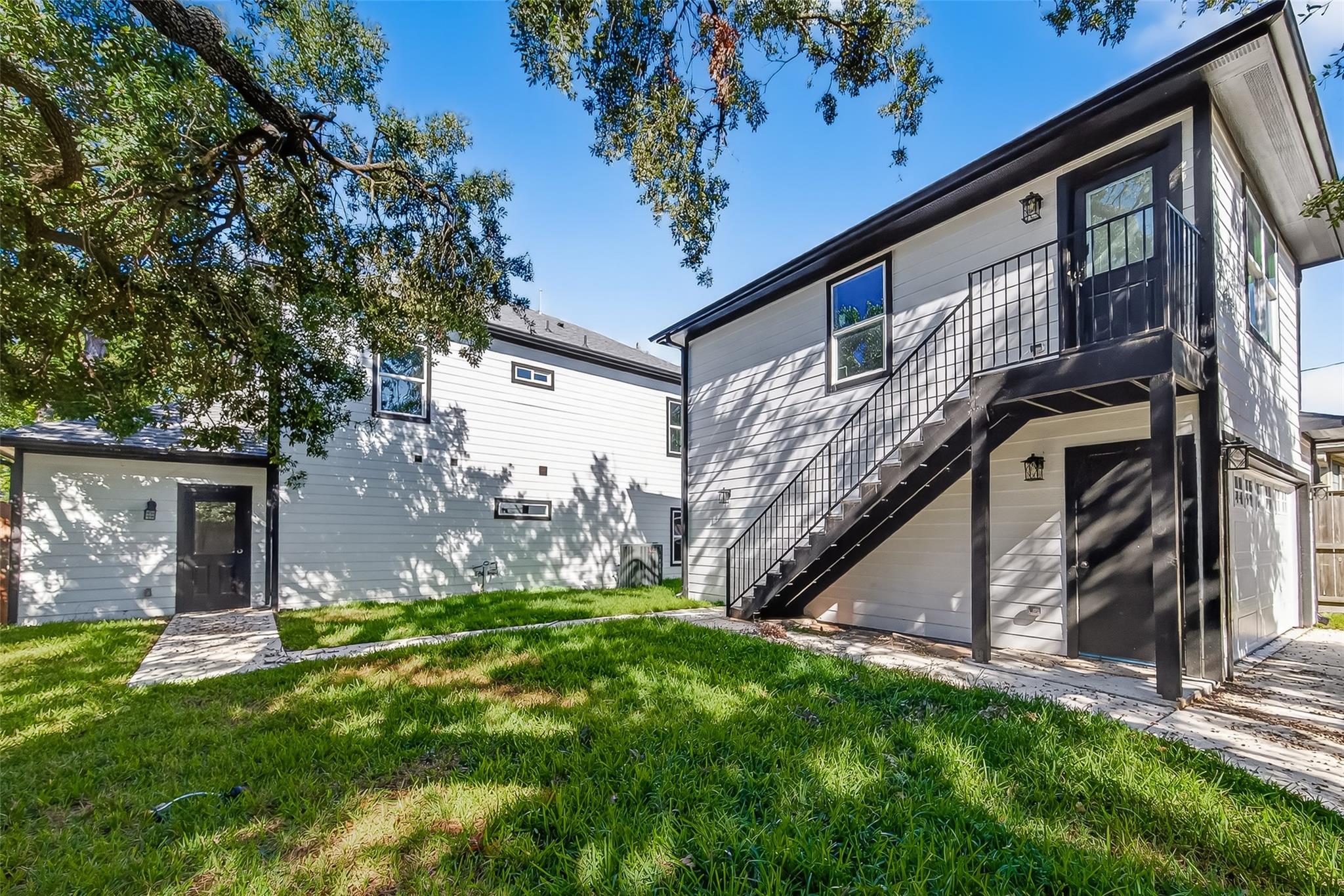 1435 Overhill Street