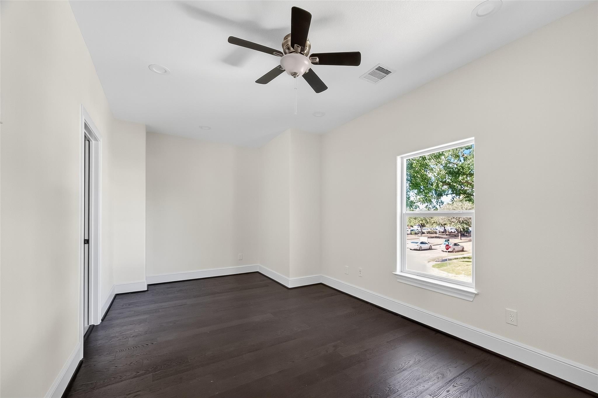 1435 Overhill Street