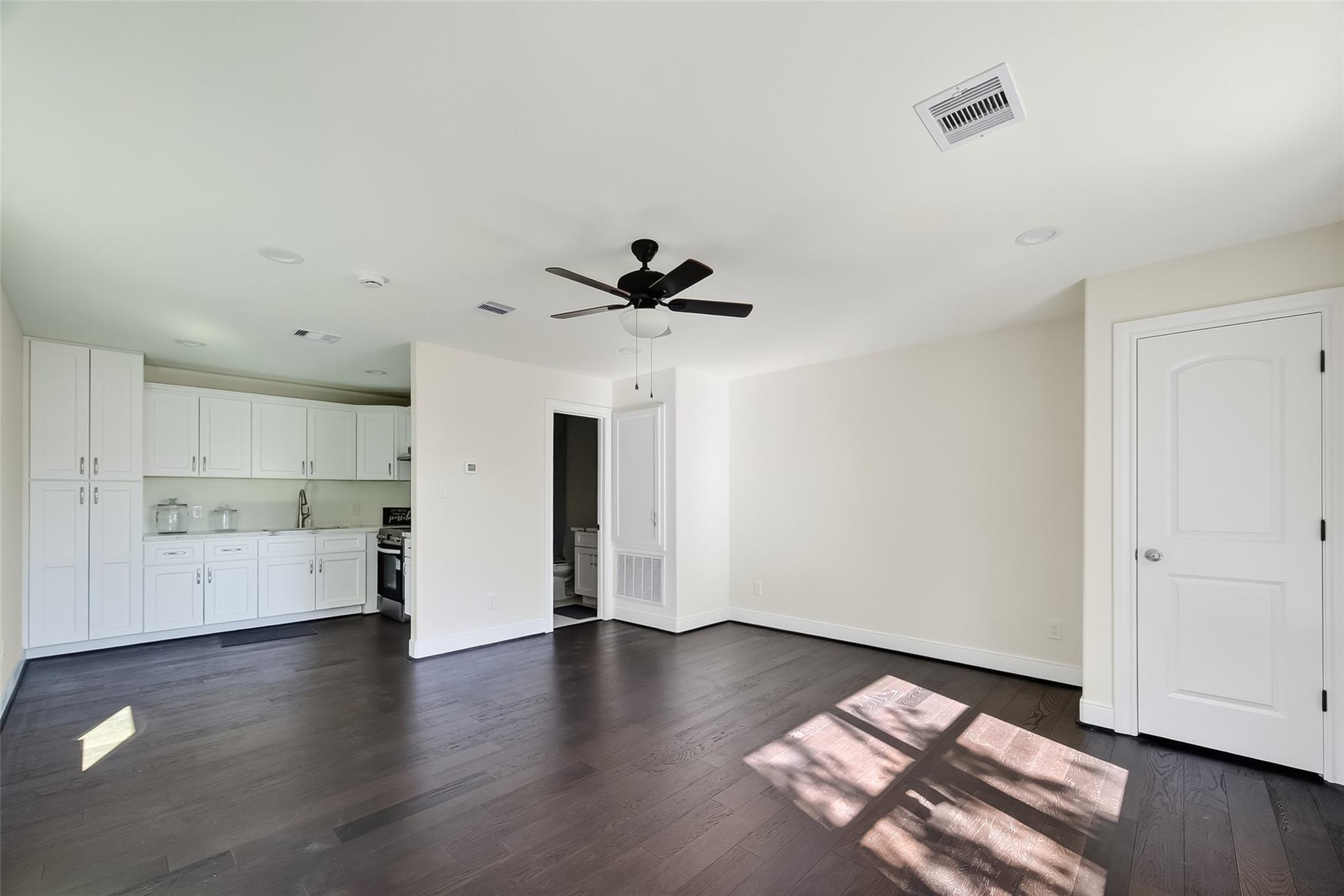 1435 Overhill Street