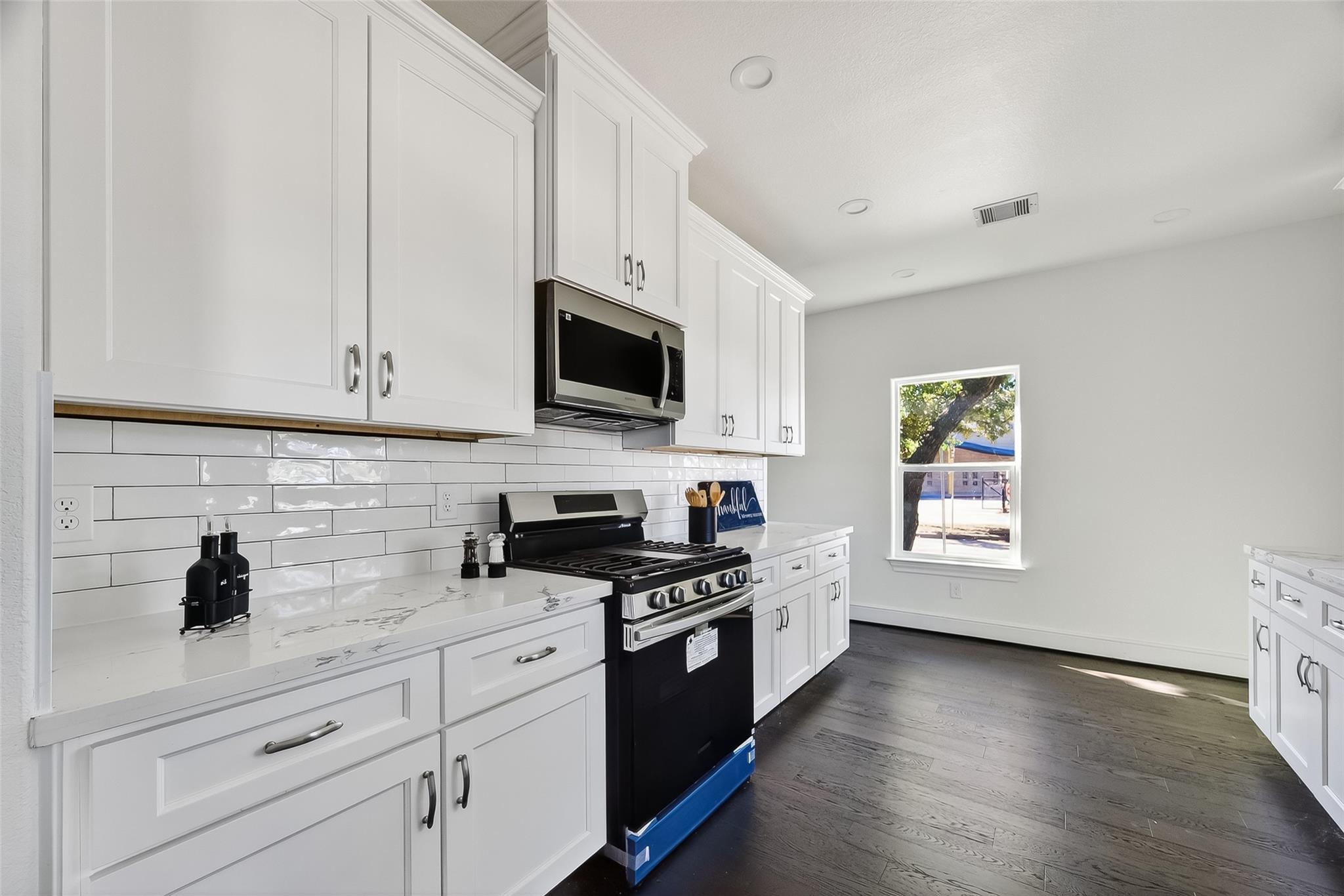 1435 Overhill Street