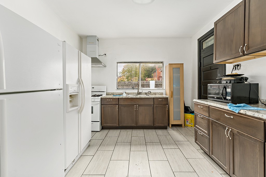 7 Sylvania Ave