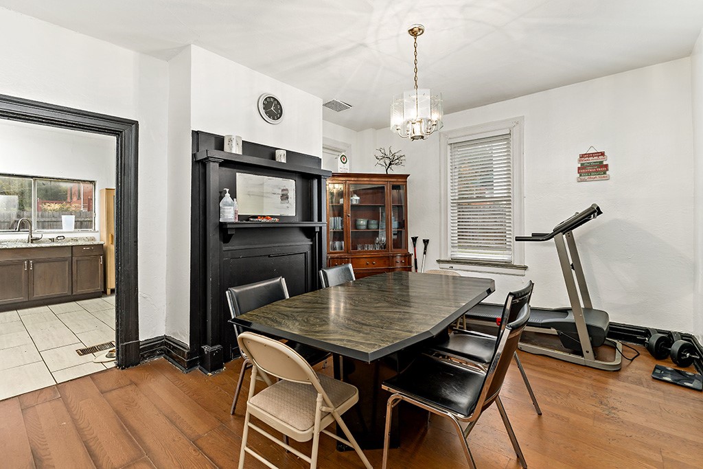 7 Sylvania Ave