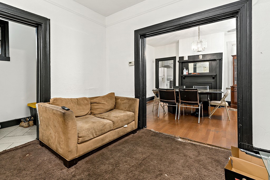 7 Sylvania Ave