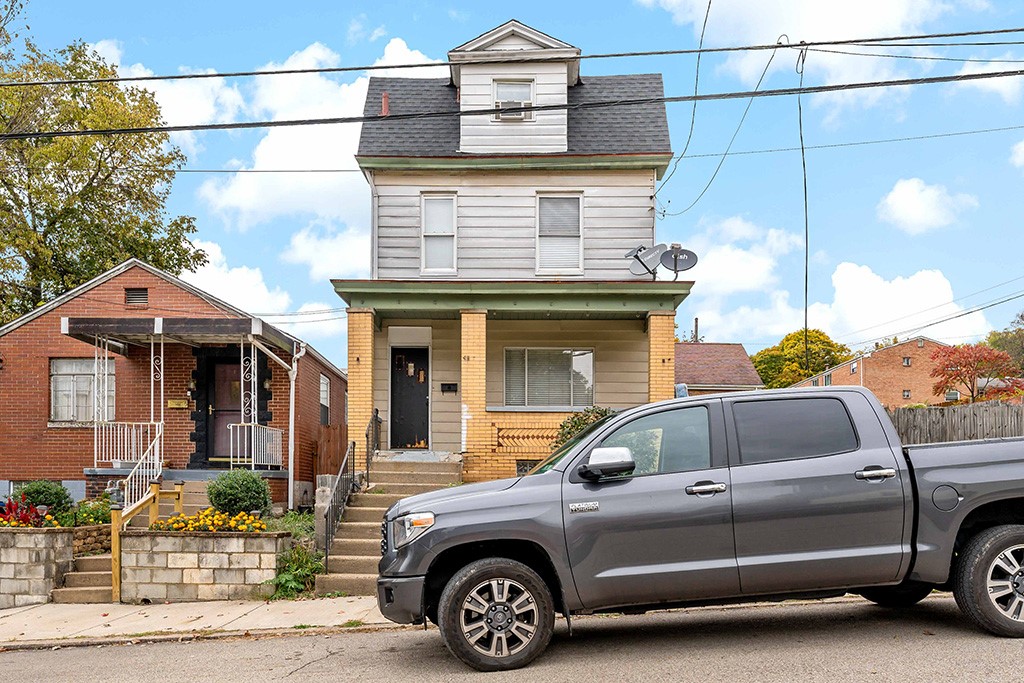 7 Sylvania Ave