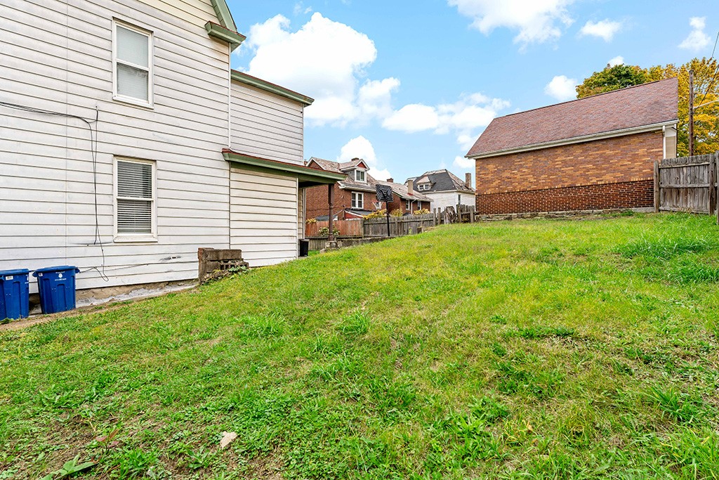 7 Sylvania Ave