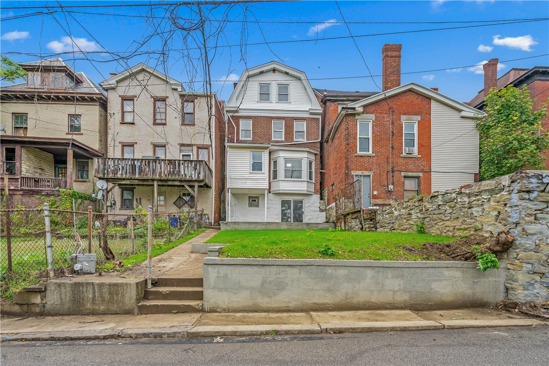 334 Jucunda St