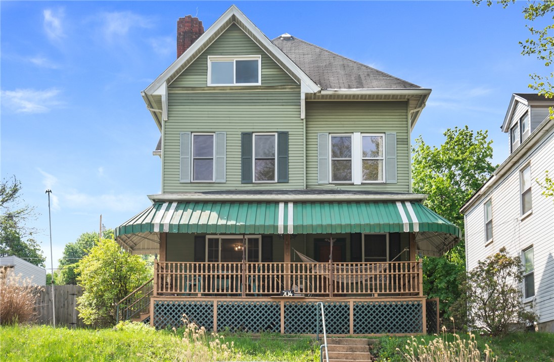 704 E 10th Ave