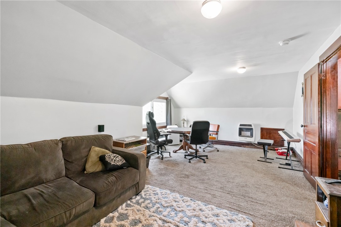 704 E 10th Ave