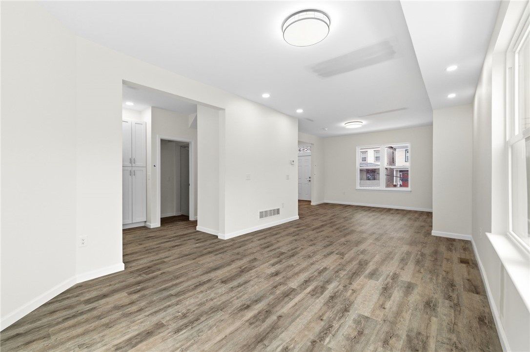 303 Elsdon Street