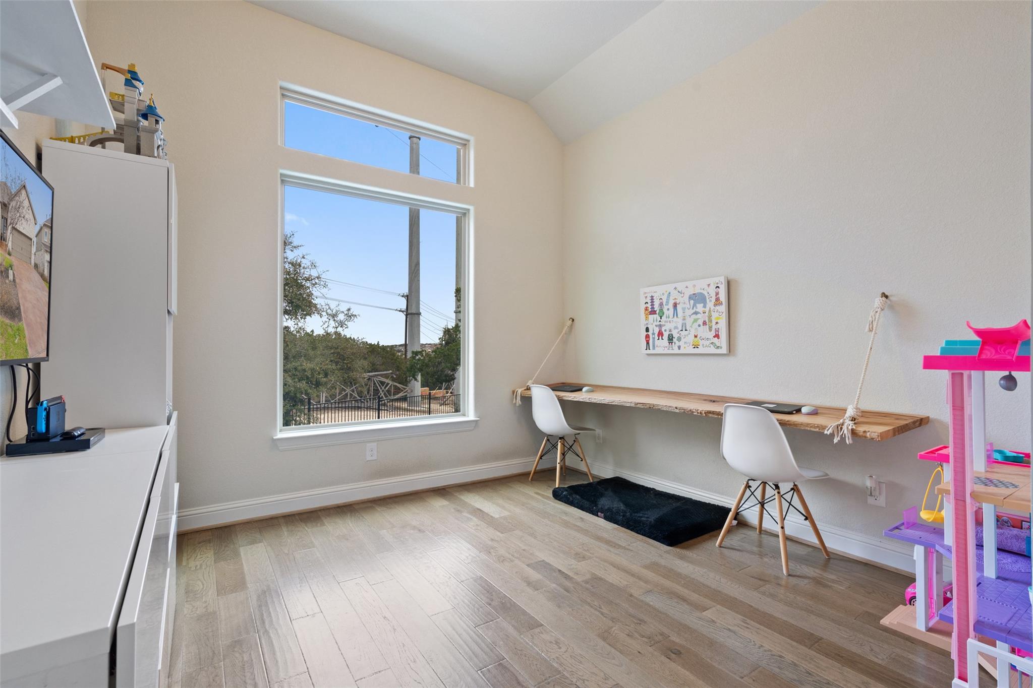 216 Vista Village CV