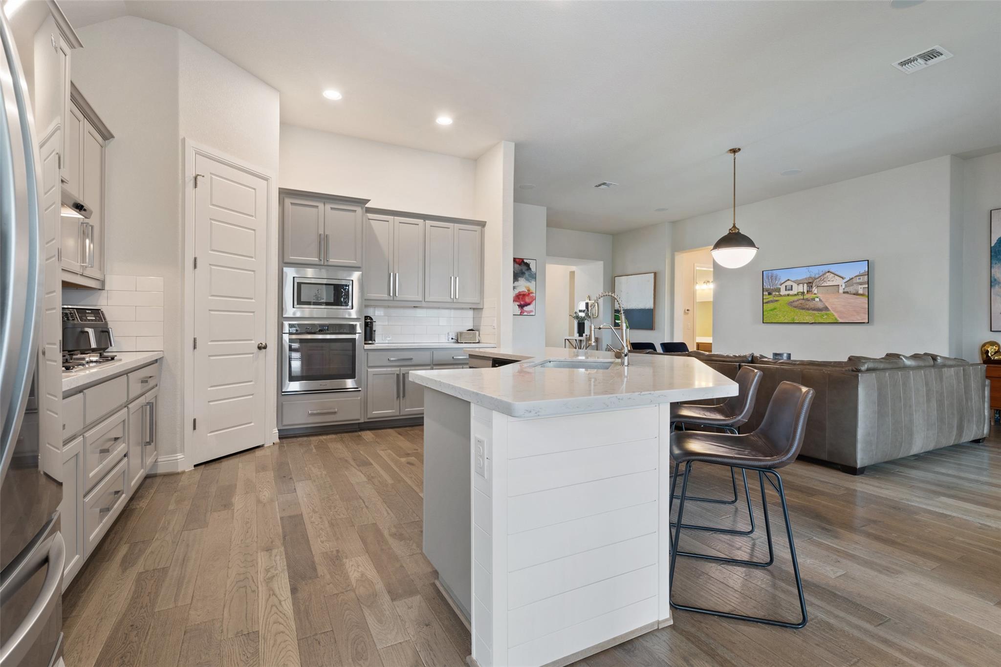 216 Vista Village CV