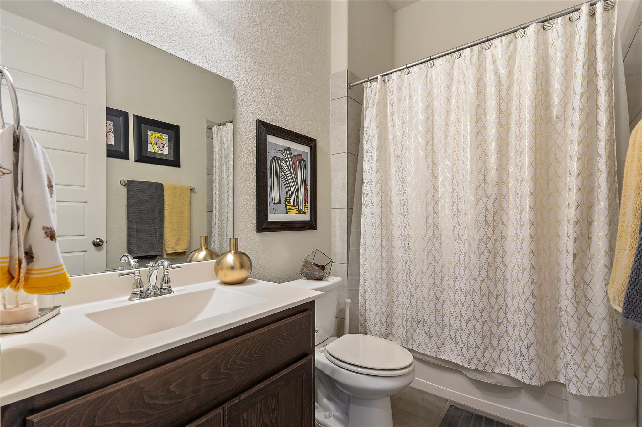 216 Vista Village CV