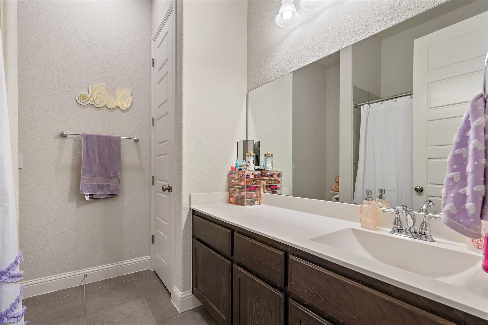 216 Vista Village CV