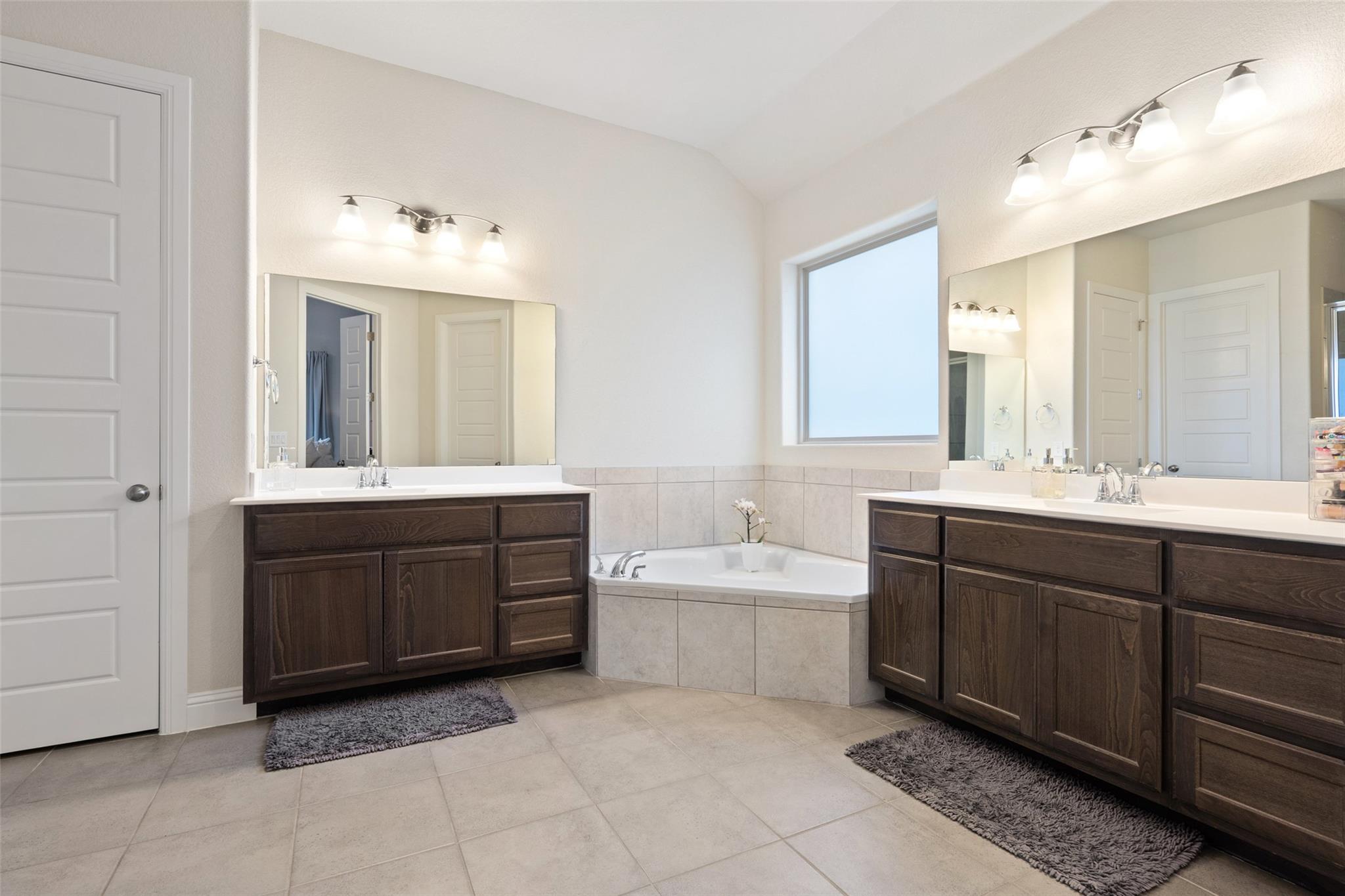 216 Vista Village CV