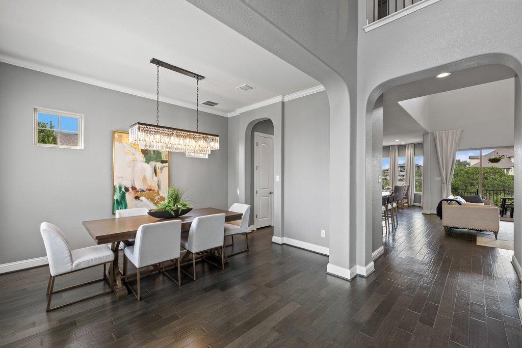 205 Woodlands CT