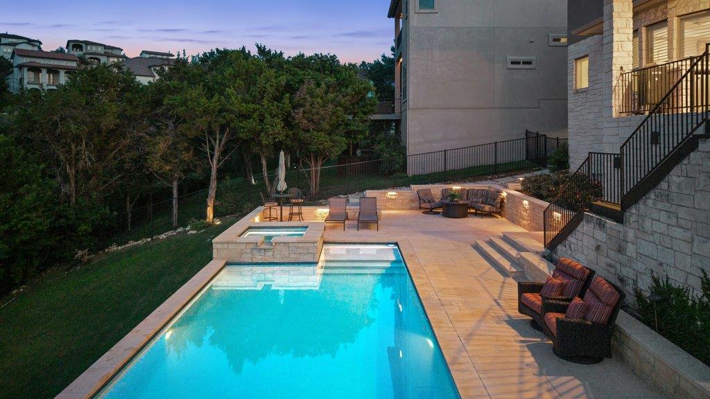 205 Woodlands CT