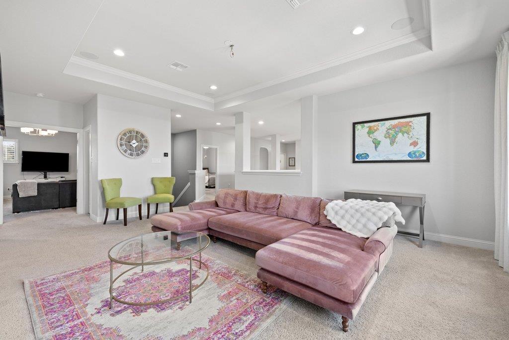 205 Woodlands CT