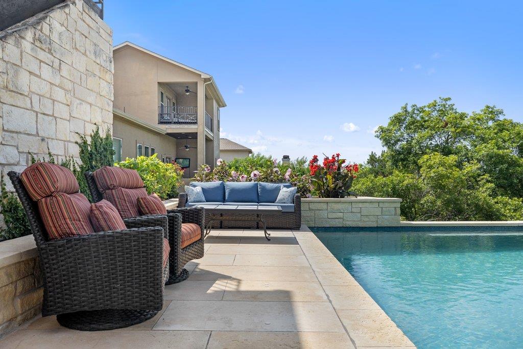 205 Woodlands CT